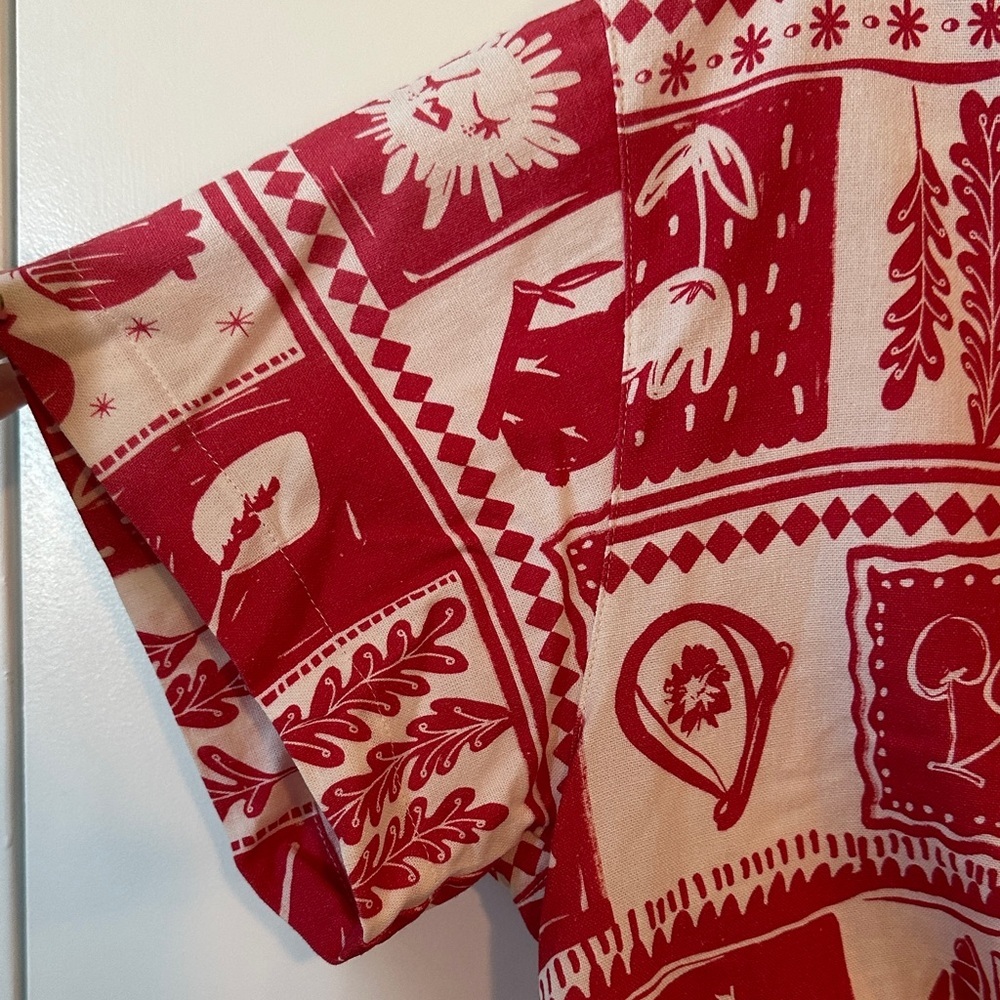 KUWALLA | Hawaiian Red and White Patterned Women's Short Sleeve Crop Knot Top - Picture 5 of 11